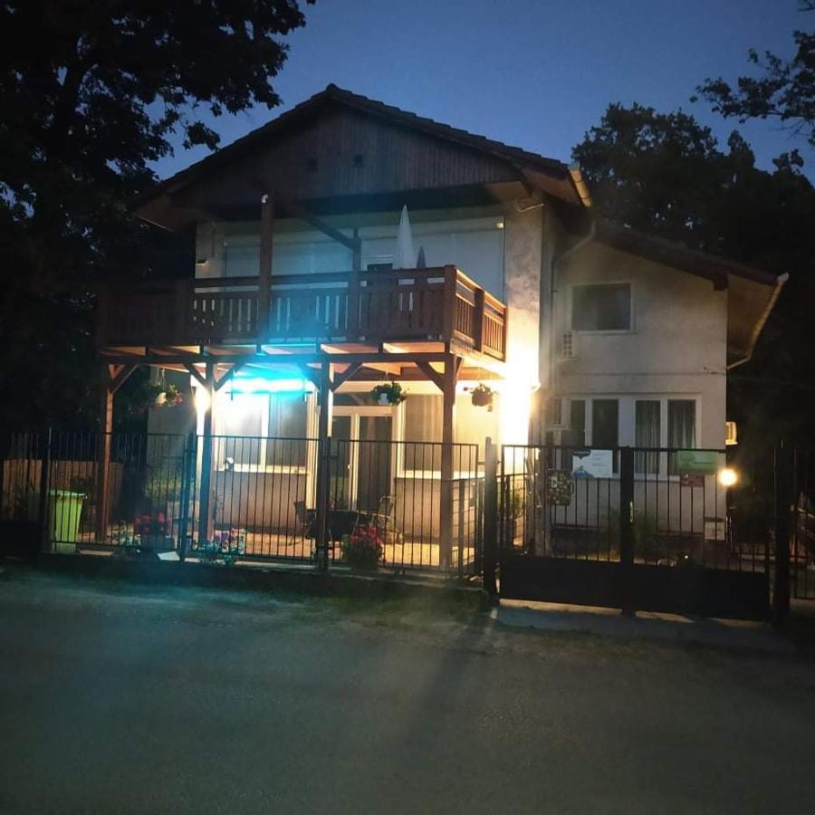 鲍洛通塞派兹德 橡树旅馆酒店 外观 照片